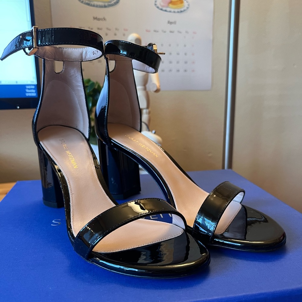 Stuart Weitzman shoes, size 6